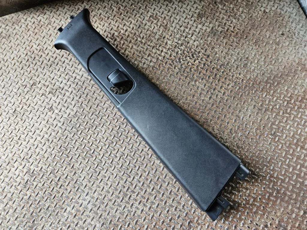 (B) pillar trim (top) – Dodge Durango III (2010-)