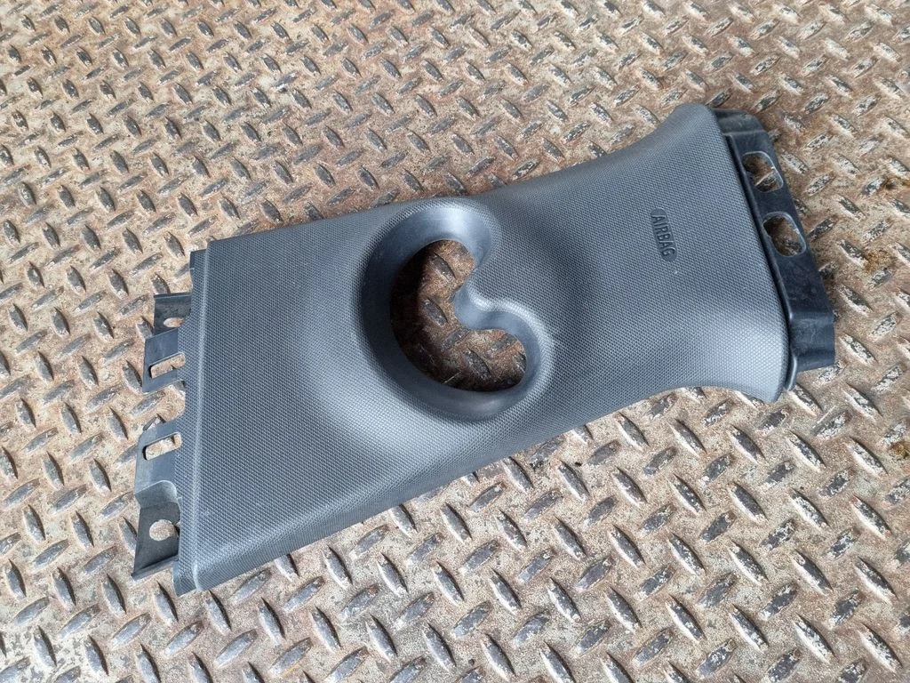 (B) pillar trim (top) 7313337