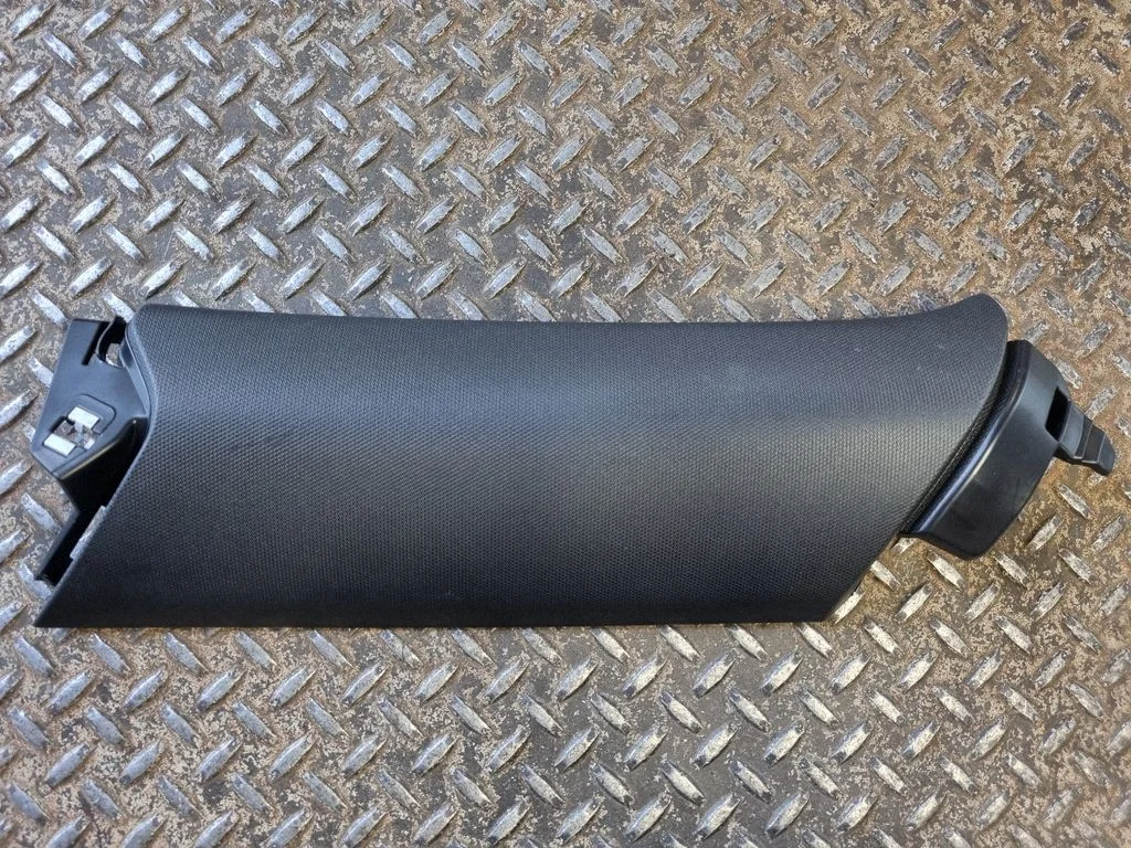 (C) pillar trim – Audi RS Q3 (2019-)