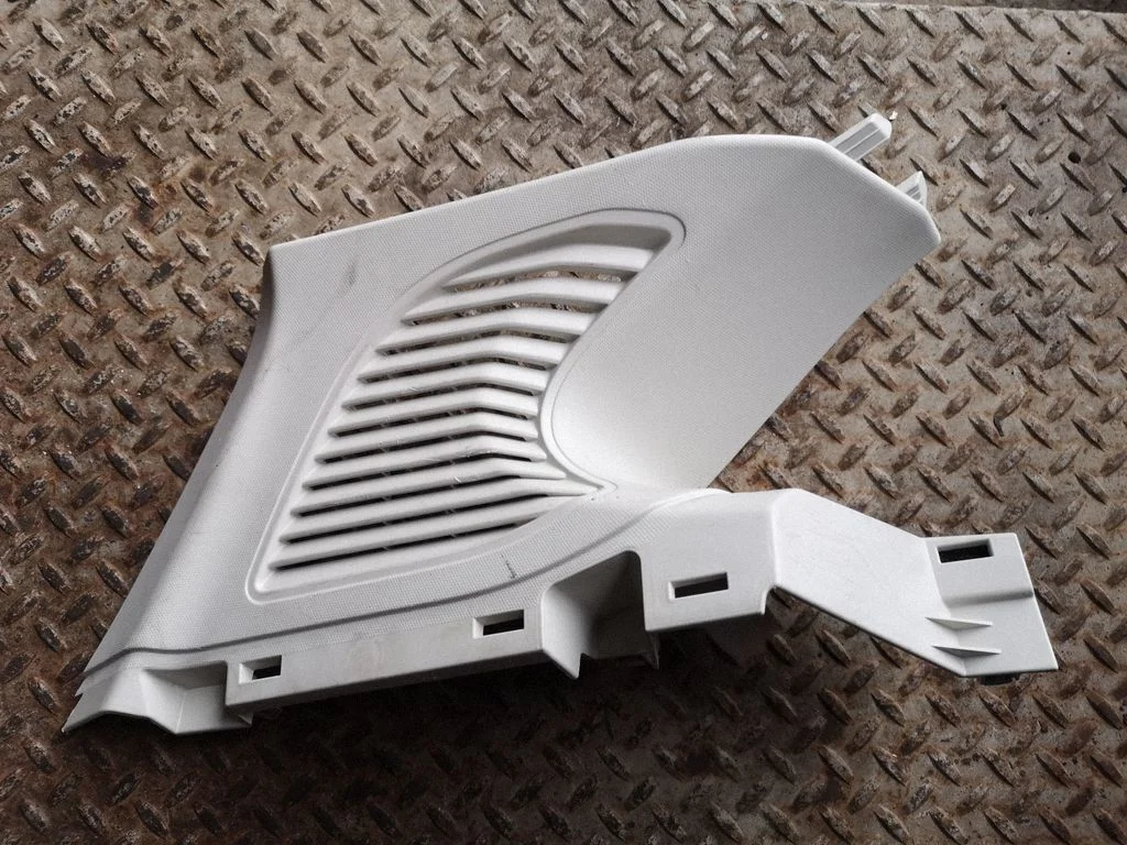 (D)pillar trim (top) BM51N280C47AEW