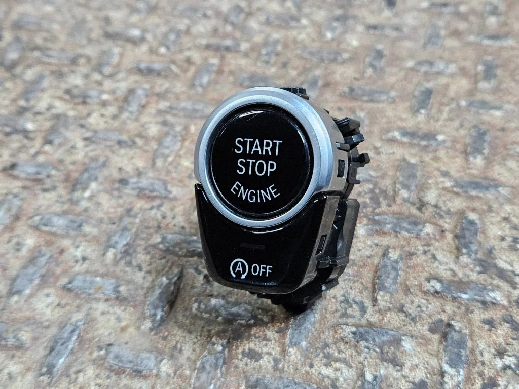 Mootori start-stopp-nupp 6835087