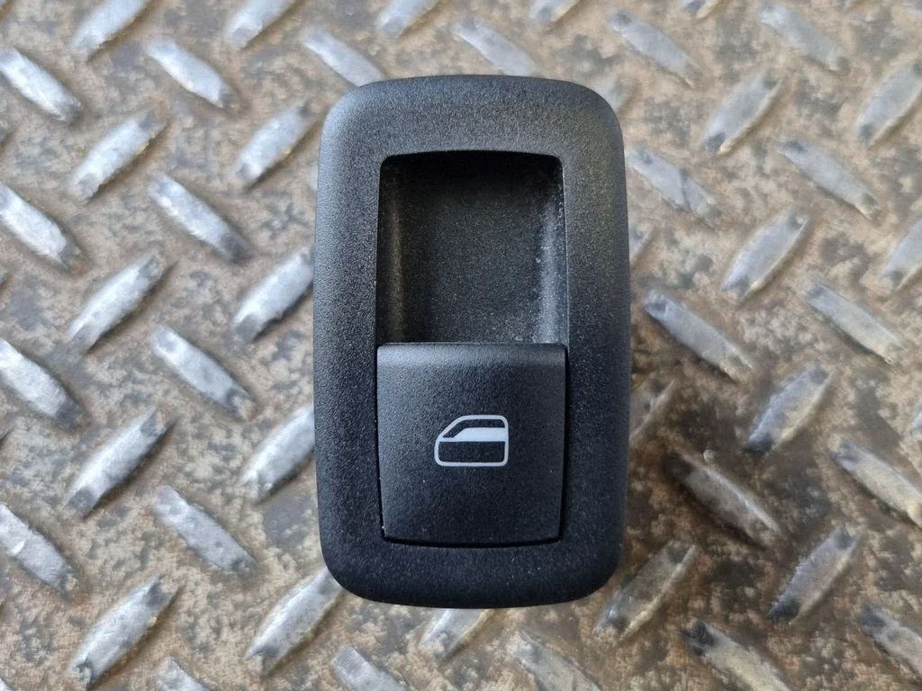 Electric window control switch P68214156AC