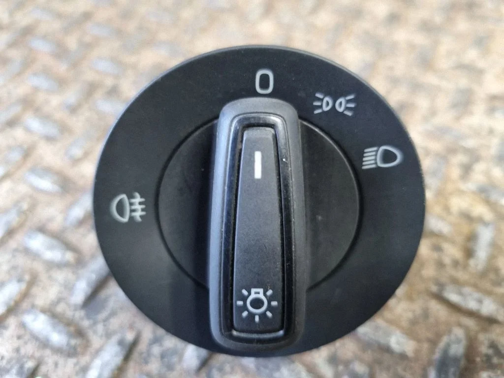 Light switch 5E0941431G