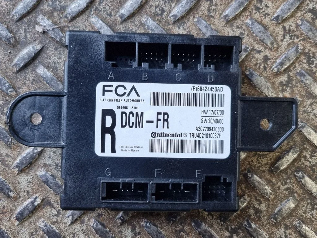 Door control unit/module P68424450AD
