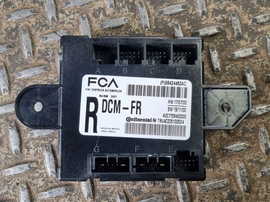 Door control unit/module 68424450AC