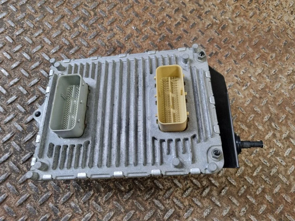 Engine control unit/module 68353056AC