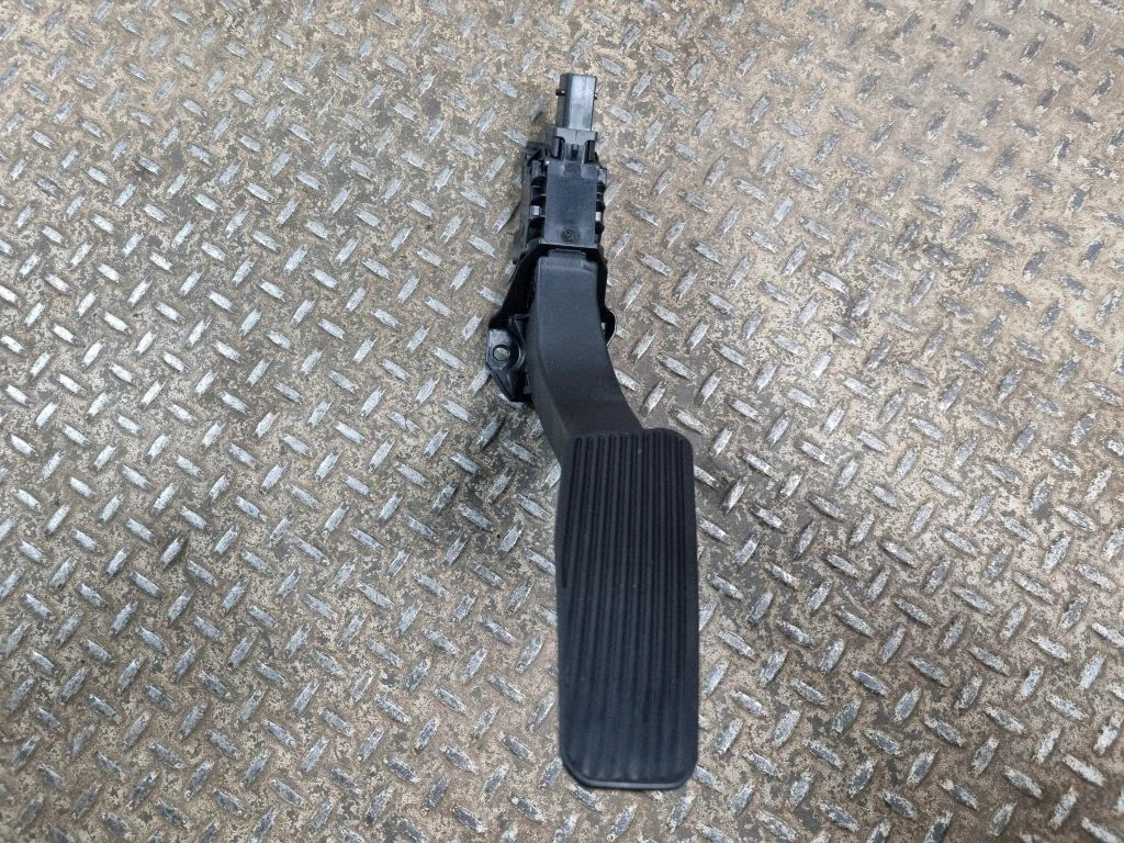 Accelerator throttle pedal 04581677AB
