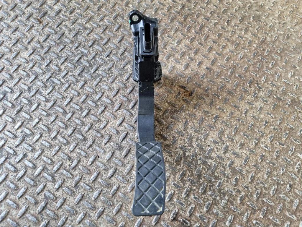 Accelerator throttle pedal – Audi Q5 SQ5 FY (2017-2025)
