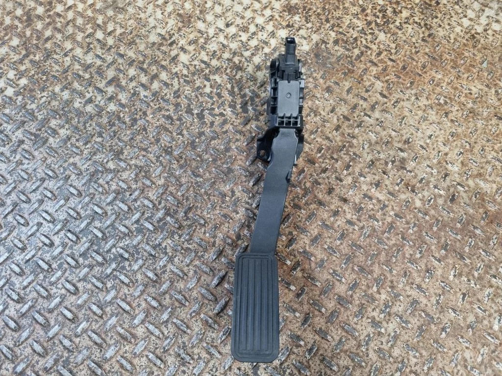 Accelerator throttle pedal 762321156967