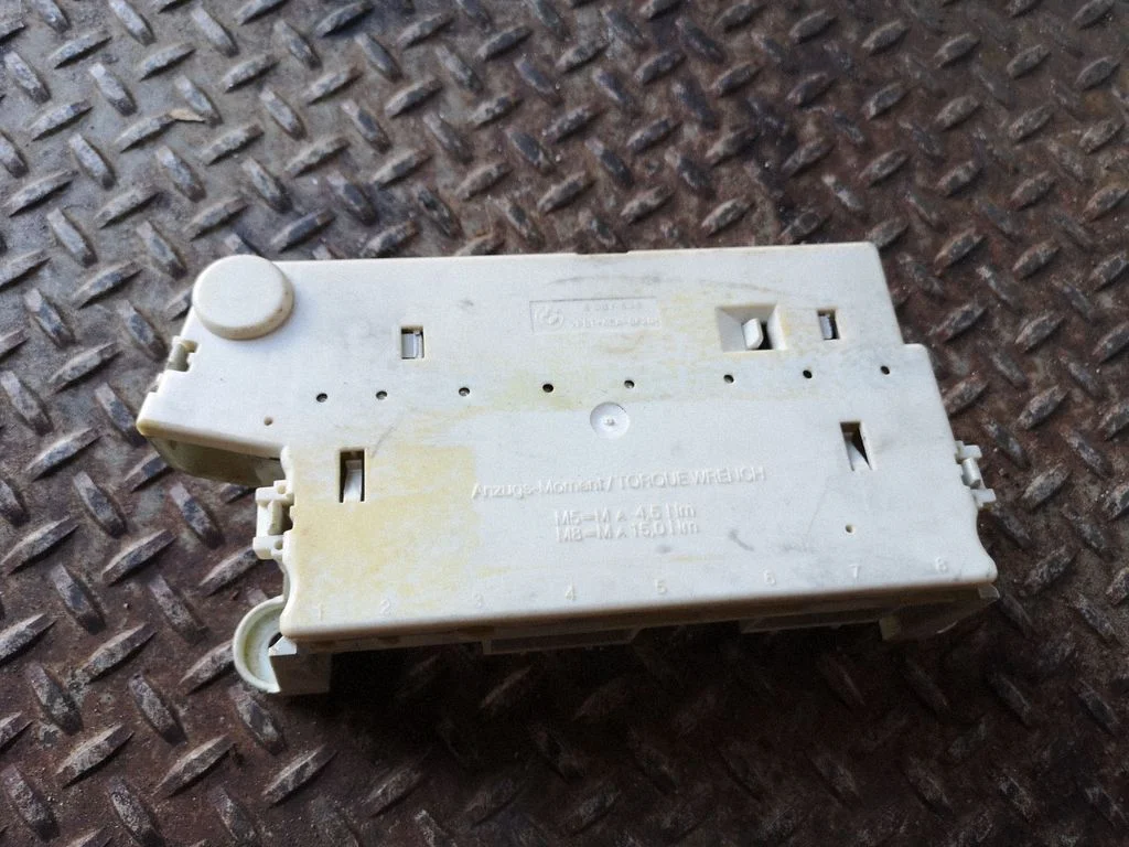 Drošinātāju bloks 8387545