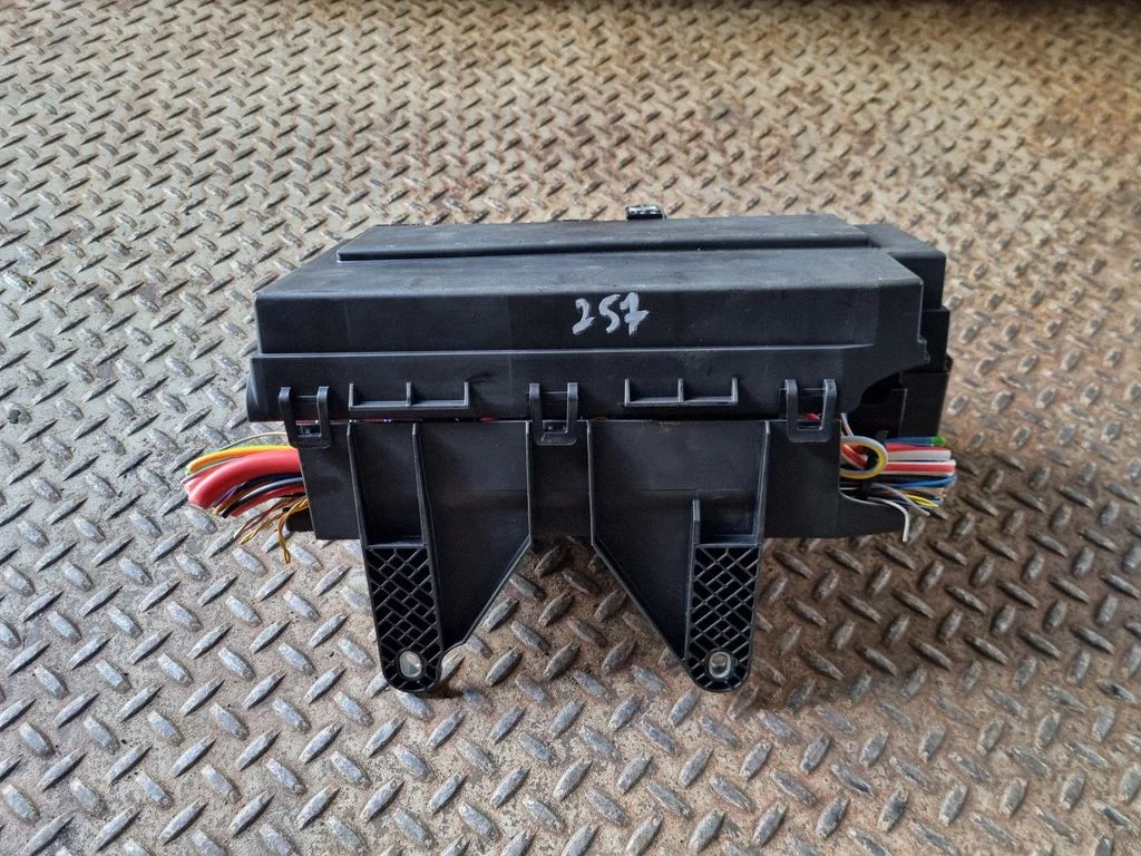 Fuse box set GX7314A067DB