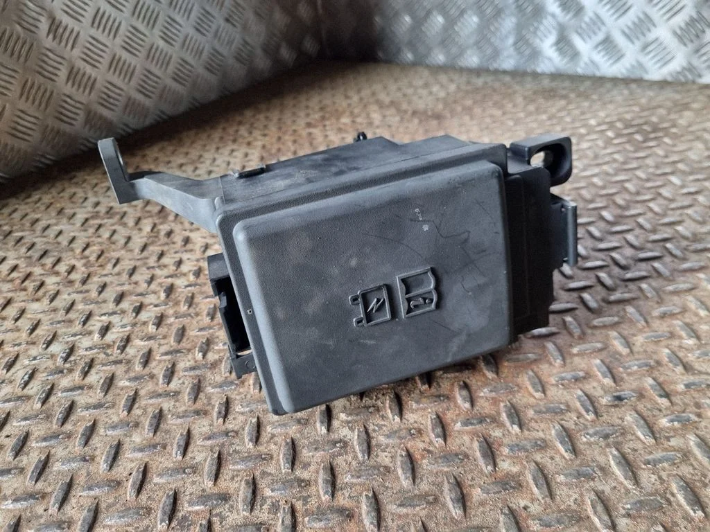 Fuse box set GX7314A076DA