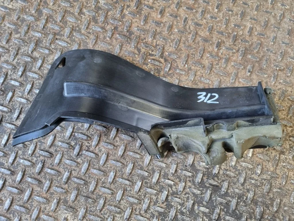 Other engine bay part 68253120AA