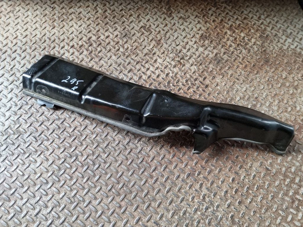 Kita variklio skyriaus detalė