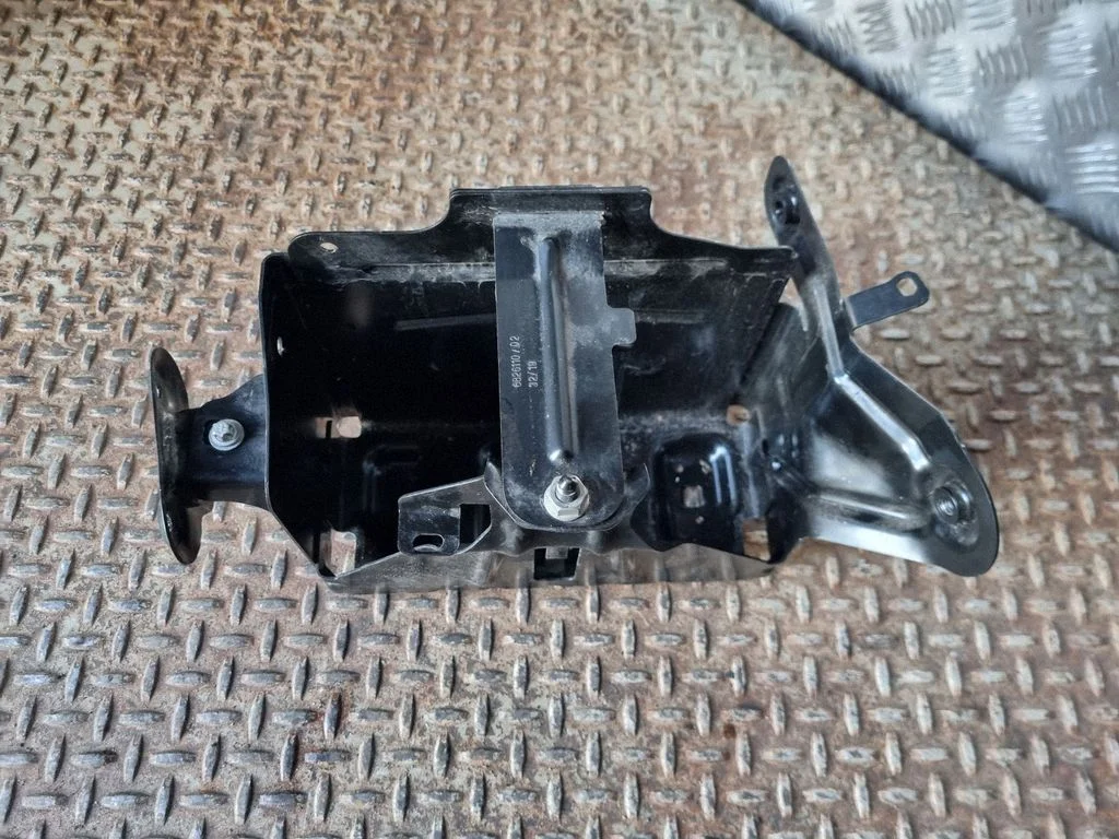 Cita motora nodalījuma detaļa 6832936