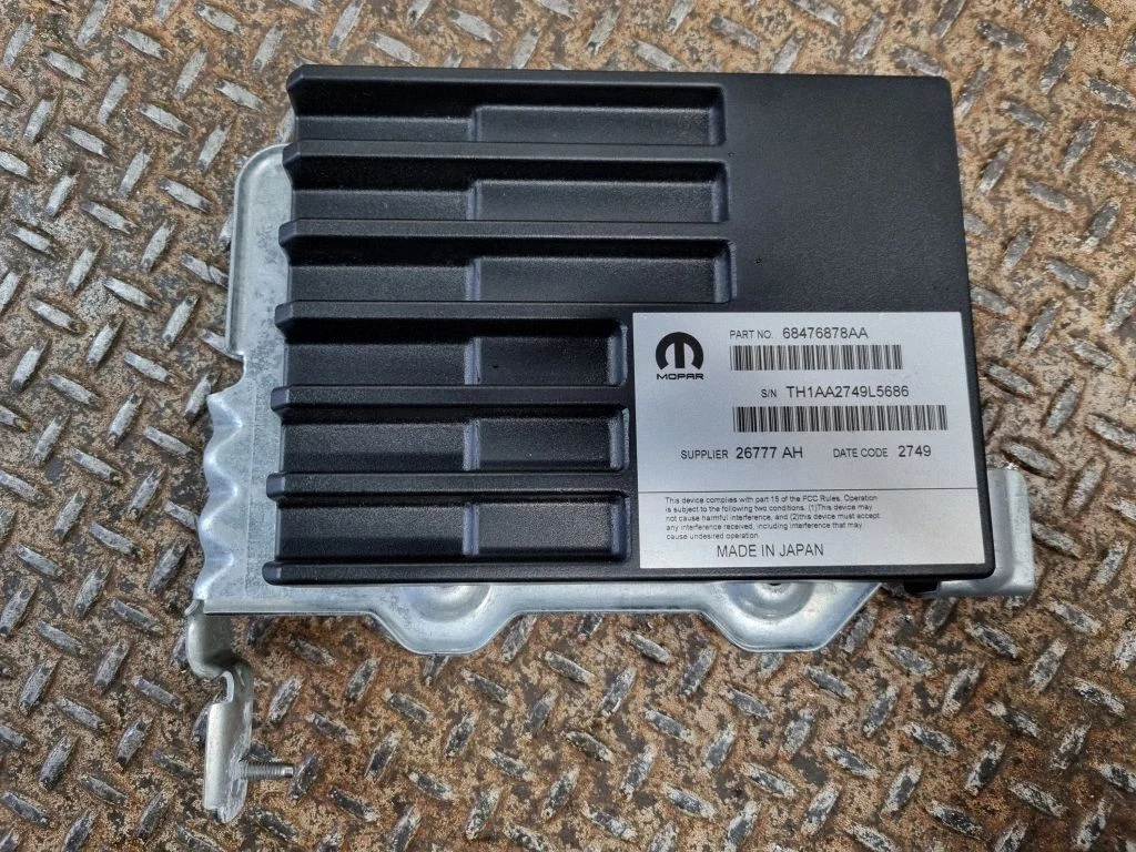 Sound amplifier 68476878AA