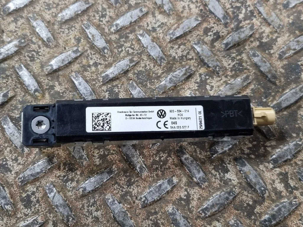 Aerial antenna amplifier – Volkswagen Tiguan Allspace (2017-)