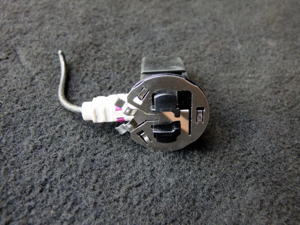 Antenas pastiprinātājs A2059051106