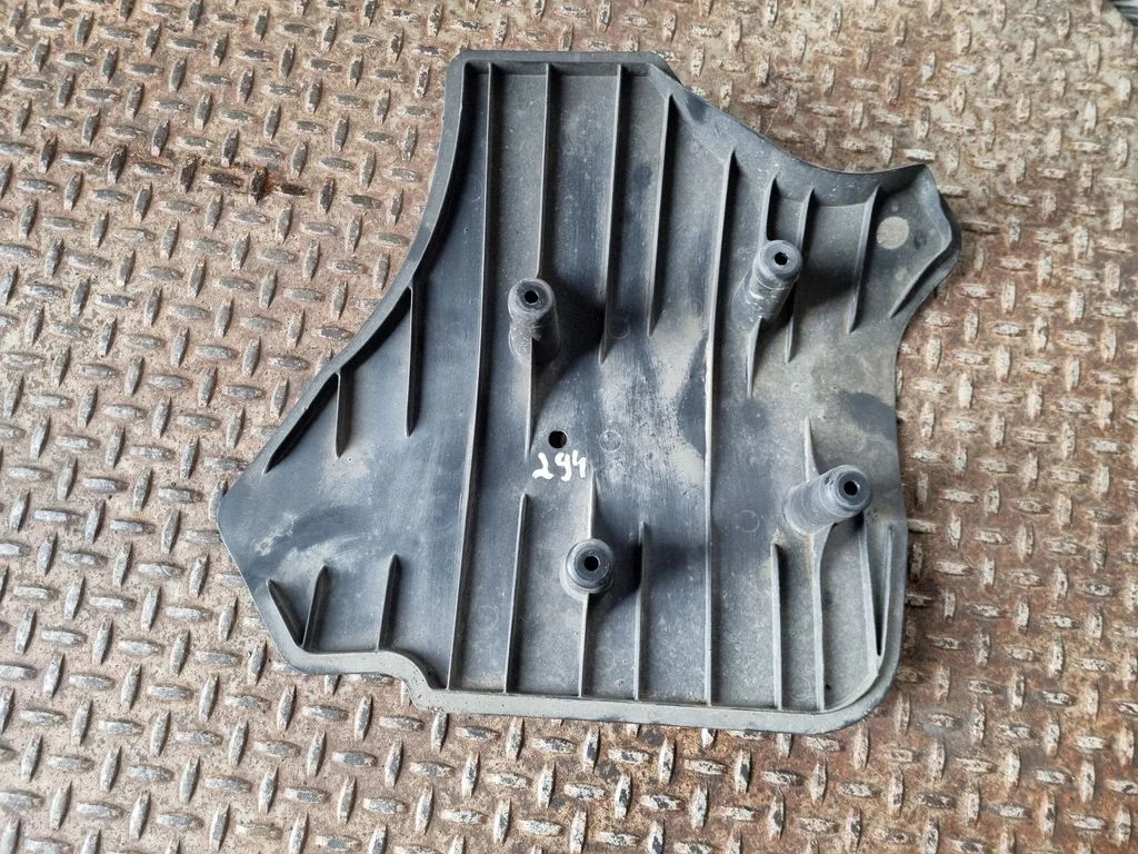 Rear underbody cover/under tray 6876804
