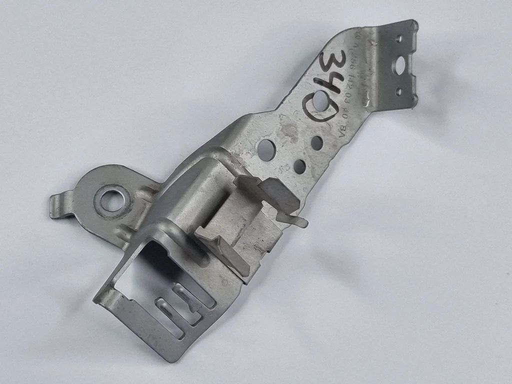 Muu kereosa A2561420340