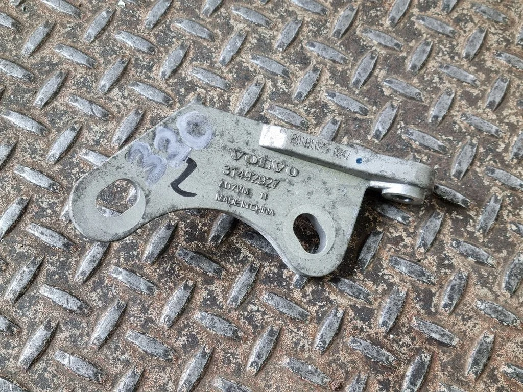 Kita variklio skyriaus detalė