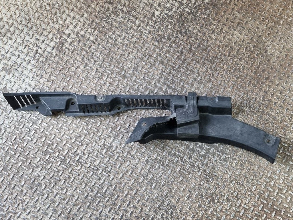 Kita variklio skyriaus detalė