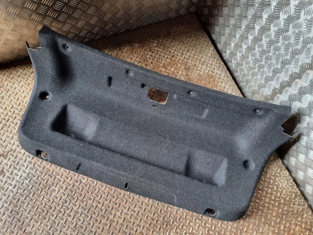 Aizmugurējā vāka apdare – BMW 3. sērija G20 G21 (2019-)