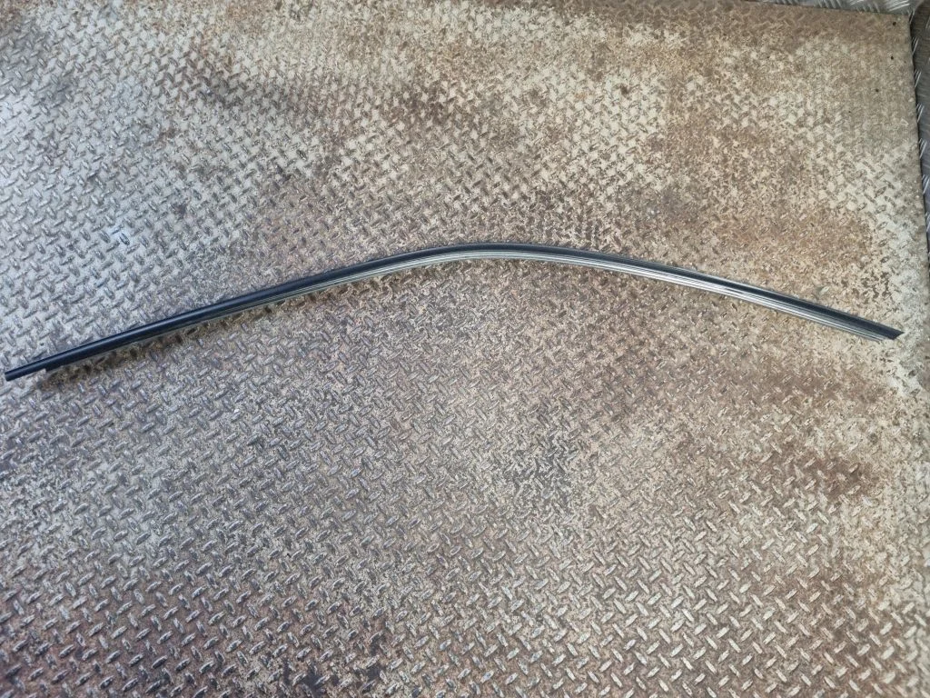 Roof trim bar molding cover – Dodge Challenger (2008-2023)
