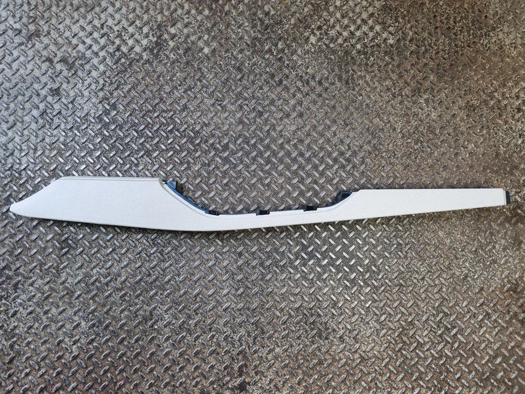 Kita centrinė konsolės (tunelio) detalė