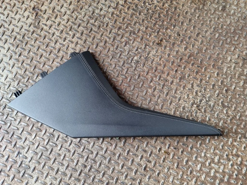 Kita centrinė konsolės (tunelio) detalė