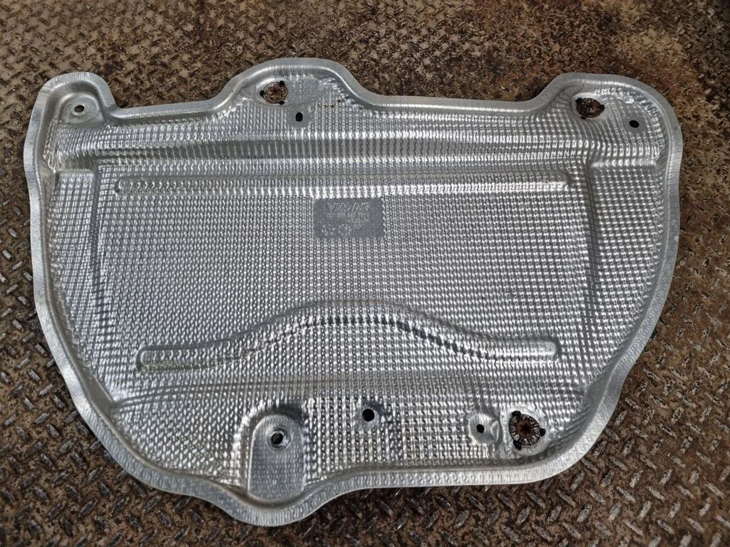Exhaust heat shield 5QF825701D