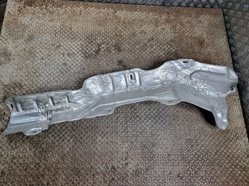Exhaust heat shield 68038805AF