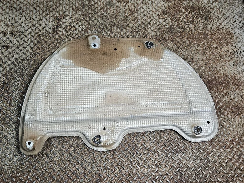 Exhaust heat shield – Volkswagen Tiguan Allspace (2017-)