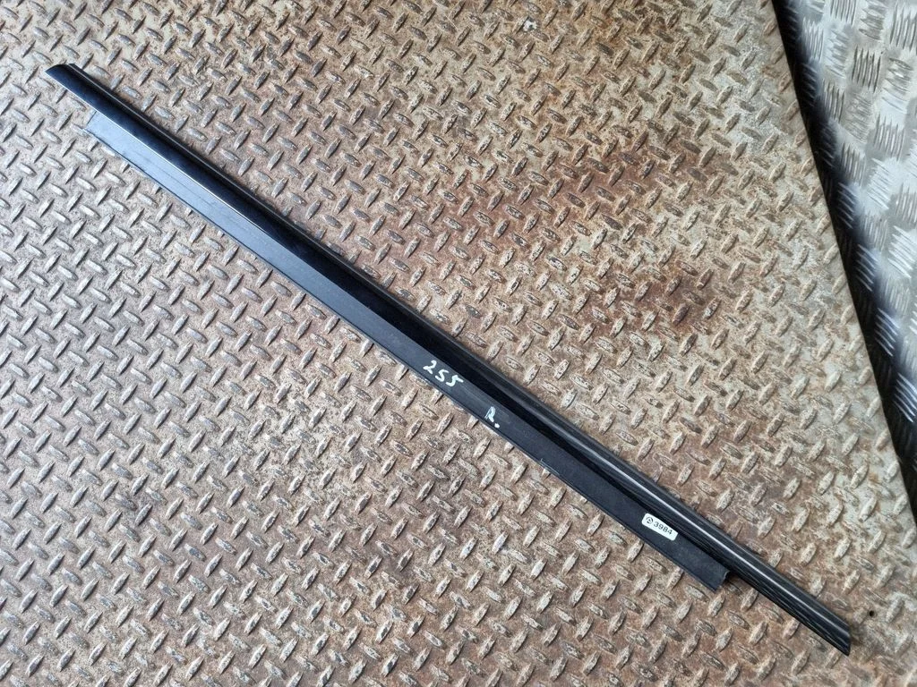 Rear door glass trim molding – Audi A5 Sportback 8TA (2009-2016)