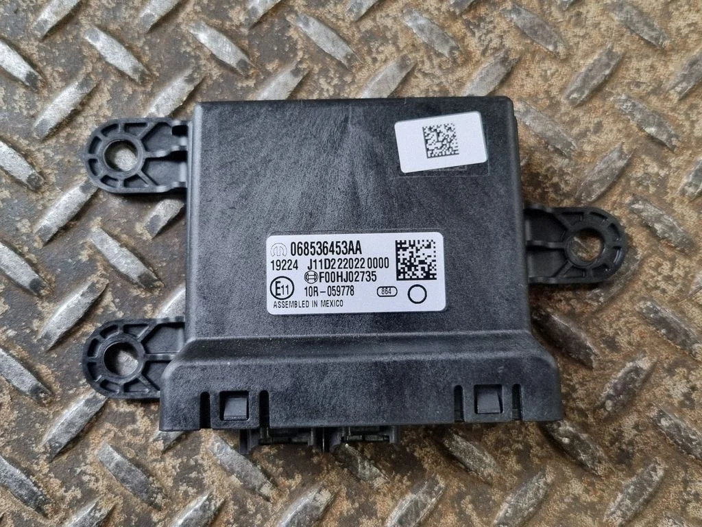 Gateway vadības modulis 068536453AA