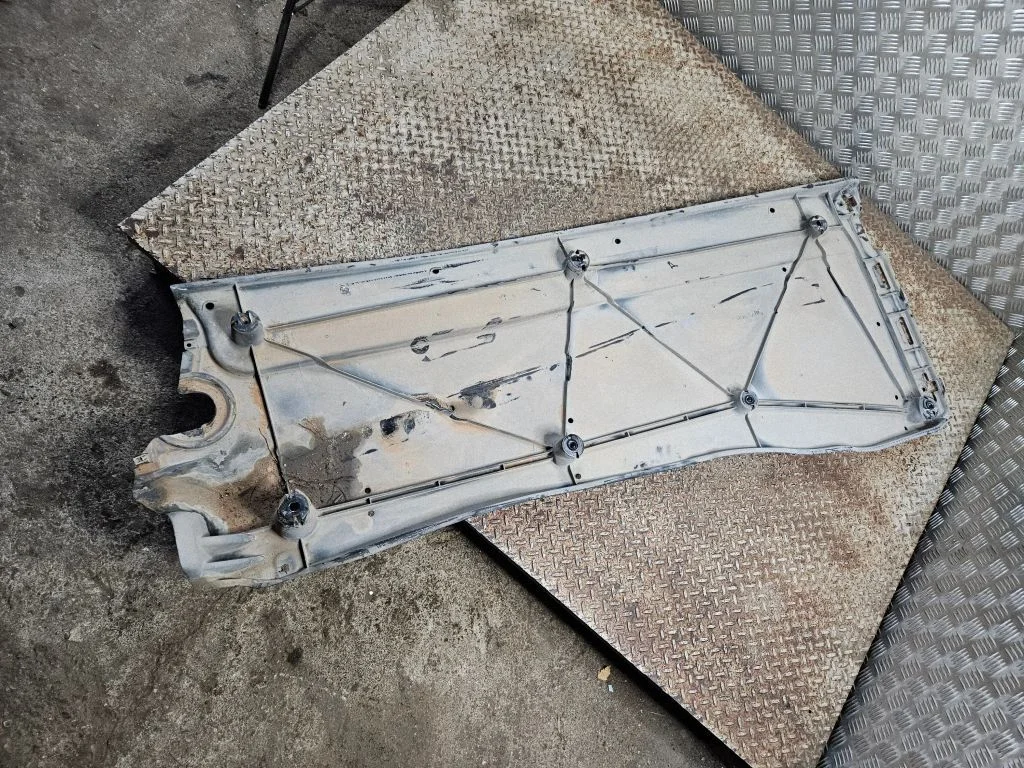Side bottom protection 5QF825202C