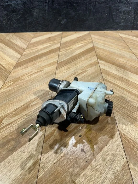 Master brake cylinder A0004300312
