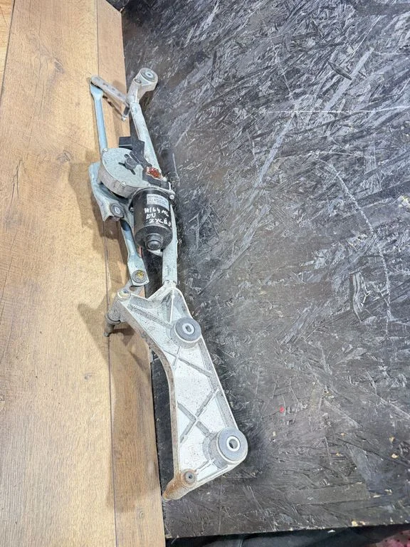 Front wiper linkage and motor – Mercedes-Benz ML-Class W164 (2005-2011)