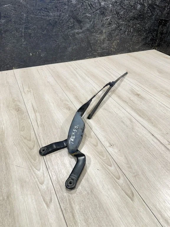 Front wiper blade arm A2118200444