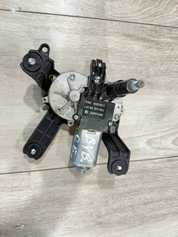 Rear window wiper motor 95483121