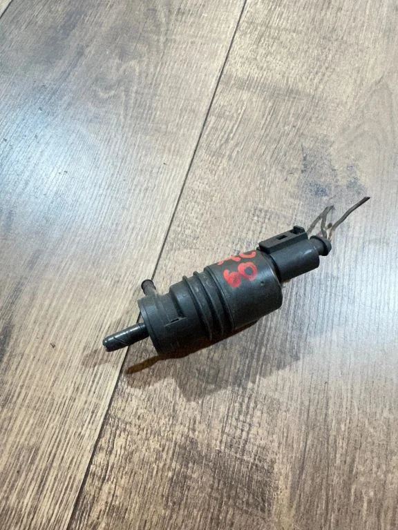 Klaasipesuvedeliku pump (klaaside) 008015