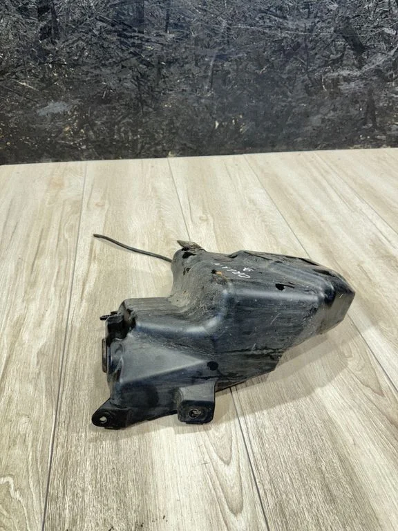 Windshield washer fluid reservoir/tank 13260590