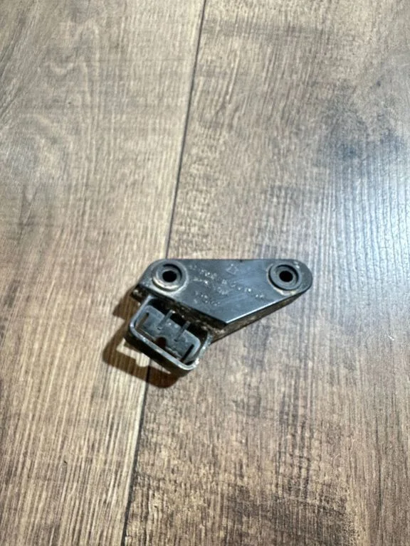 Priekinio žibinto detalė