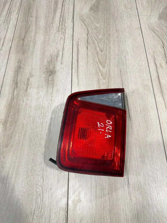 Tailgate rear/tail lights – right