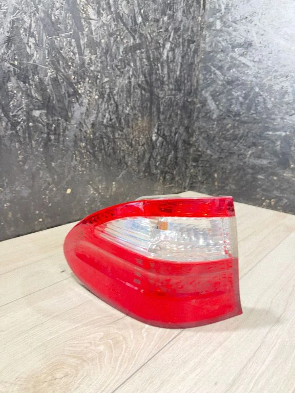 Rear/tail lights A2118200711