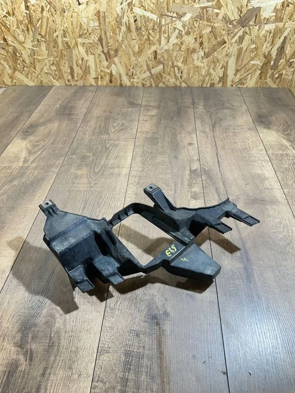 Headlight/headlamp mounting bracket 161698