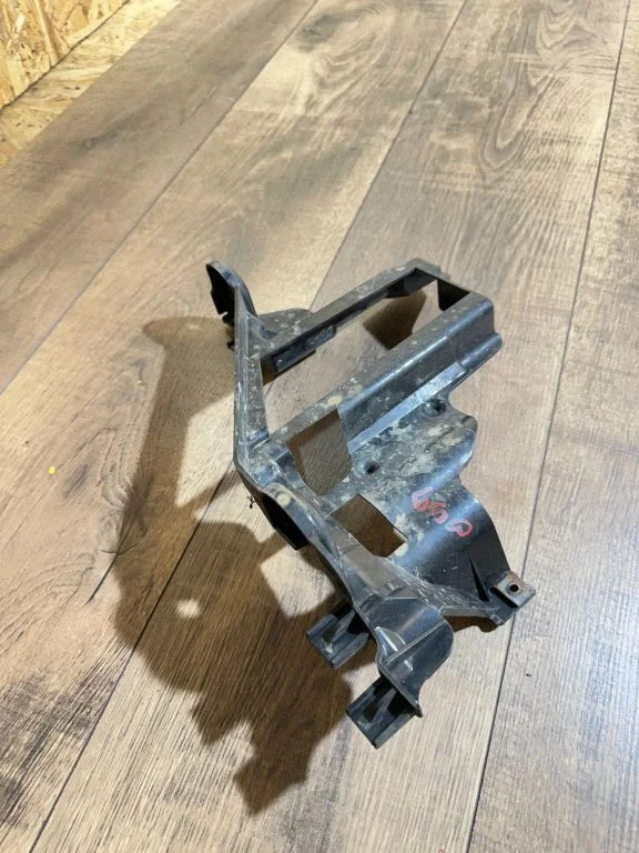 Headlight/headlamp mounting bracket 224567