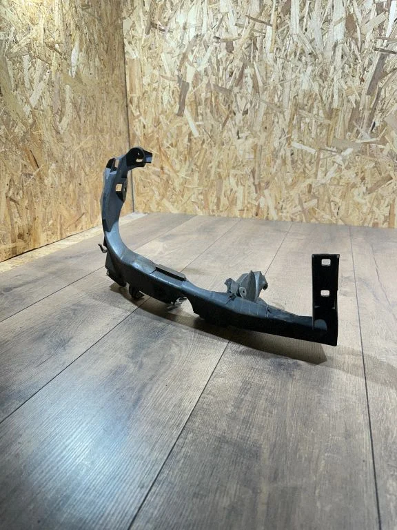 Headlight/headlamp mounting bracket 7116708