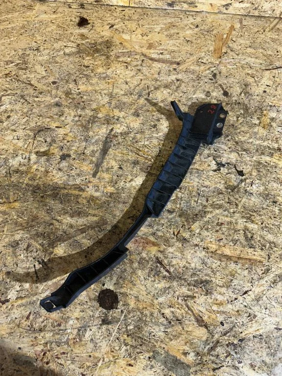 Headlight/headlamp mounting bracket 23158323