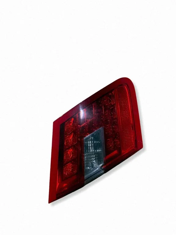 Third/center stoplight ZB483501
